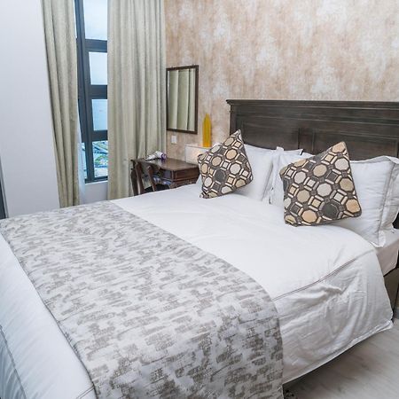 Petronella Suites Apartment @ Jesselton Quay Kota Kinabalu Ngoại thất bức ảnh